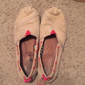 Canvas Toms